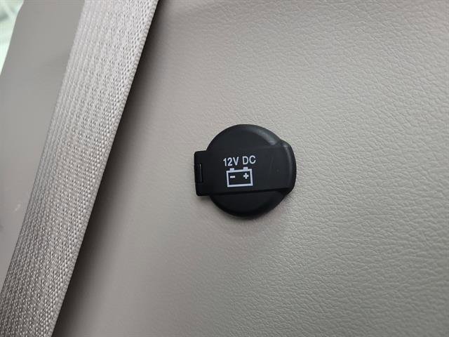 Used 2023 Chrysler Pacifica Touring-L image 8