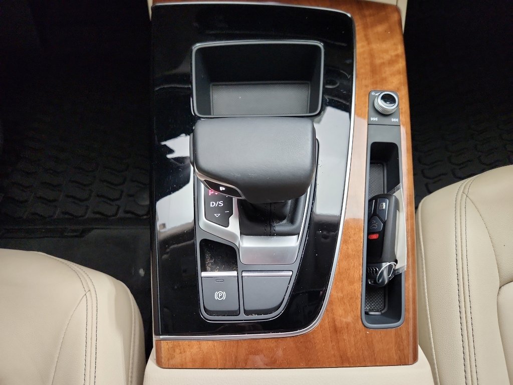 Used 2023 Audi Q5 2.0T Premium w/ Convenience Package image 27