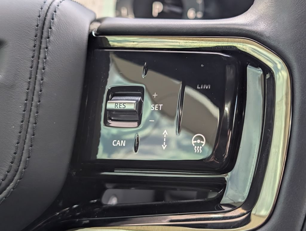 Certified 2025 Land Rover Range Rover Velar S AWD/4WD image 24
