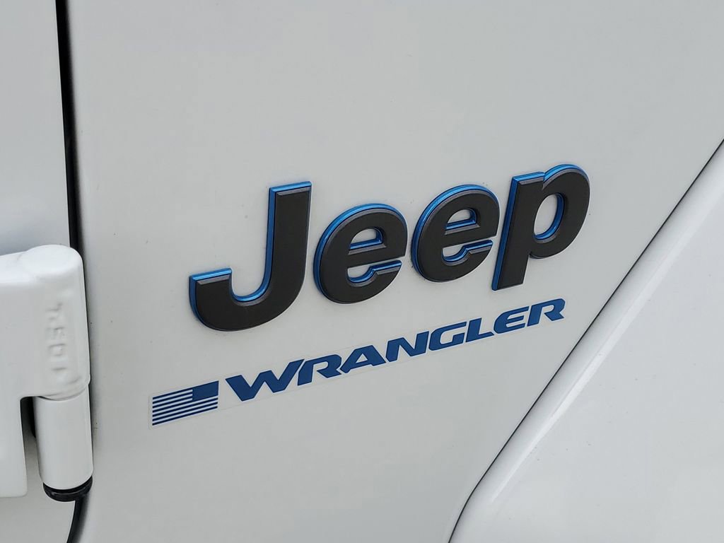Used 2025 Jeep Wrangler Unlimited Sahara AWD/4WD image 6