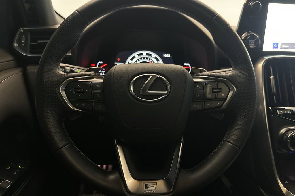 Used 2023 Lexus LX 600 F Sport w/ Accessory Package (Z1) AWD/4WD image 24