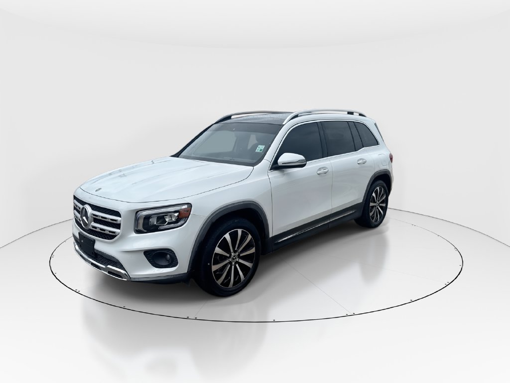 Used 2023 Mercedes-Benz GLB 250 w/ Premium Package image 4