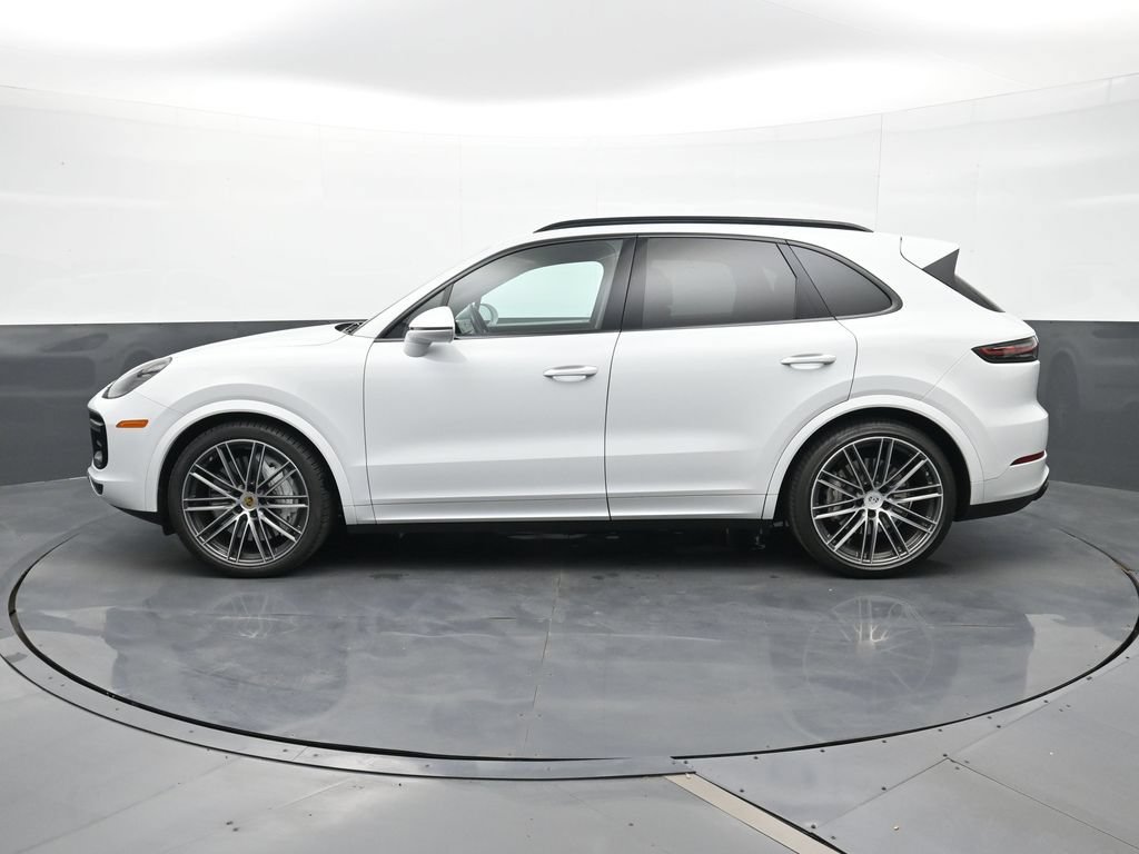 Certified 2021 Porsche Cayenne Turbo AWD/4WD image 2
