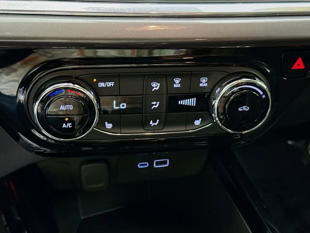 Used 2025 Chevrolet Trax ACTIV w/ Driver Confidence Package FWD image 17