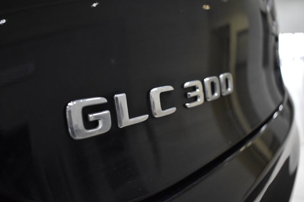 Used 2022 Mercedes-Benz GLC 300 4MATIC Coupe image 16