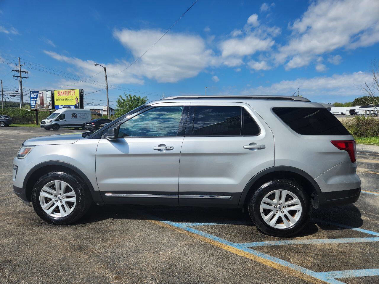 Used 2019 Ford Explorer XLT w/ Equipment Group 201A AWD/4WD image 4