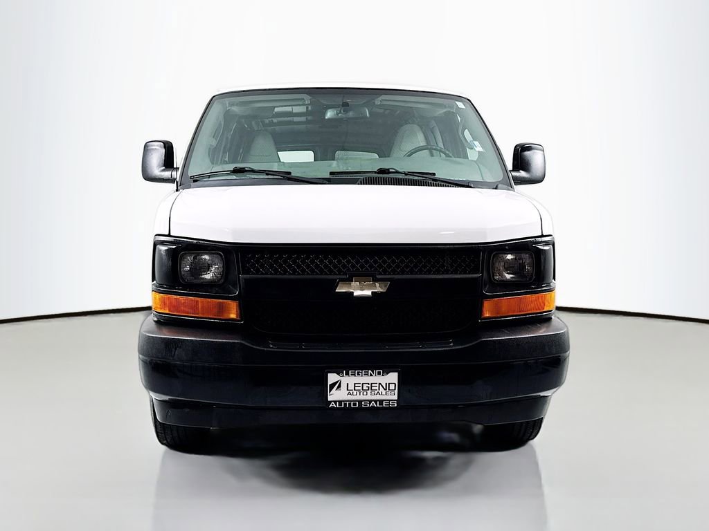 Used 2017 Chevrolet Express 2500 image 2