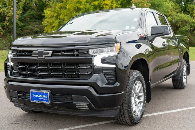 Used 2023 Chevrolet Silverado 1500 RST image 2