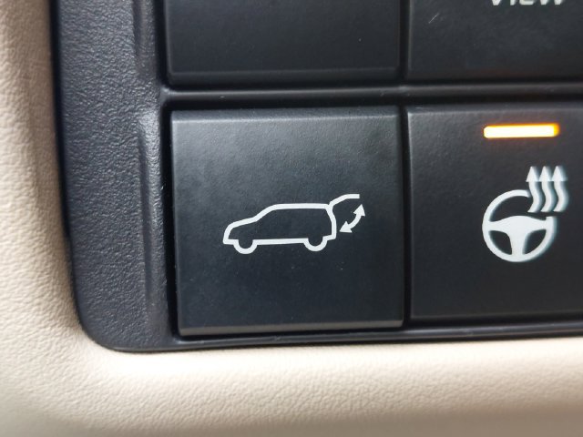 Used 2023 Toyota Highlander Limited FWD image 22