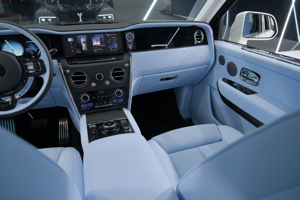 Used 2026 Rolls-Royce Cullinan image 68