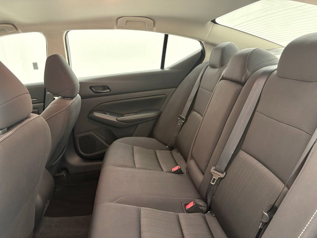 Used 2025 Nissan Altima 2.5 SV FWD image 28