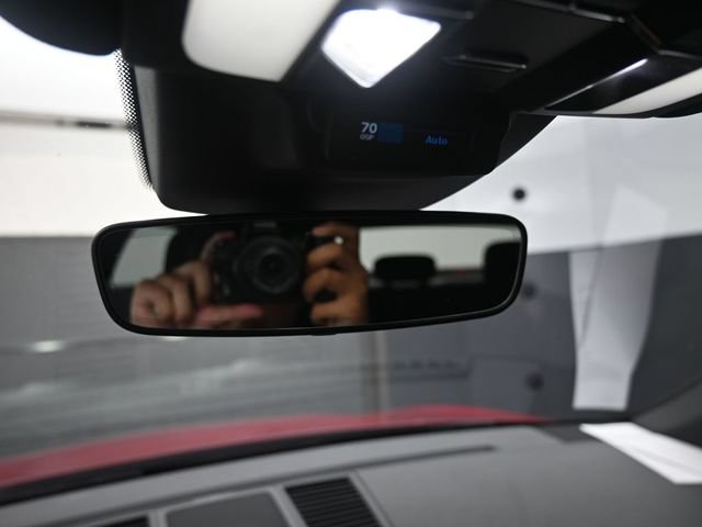 Certified 2022 Porsche Macan AWD/4WD image 20