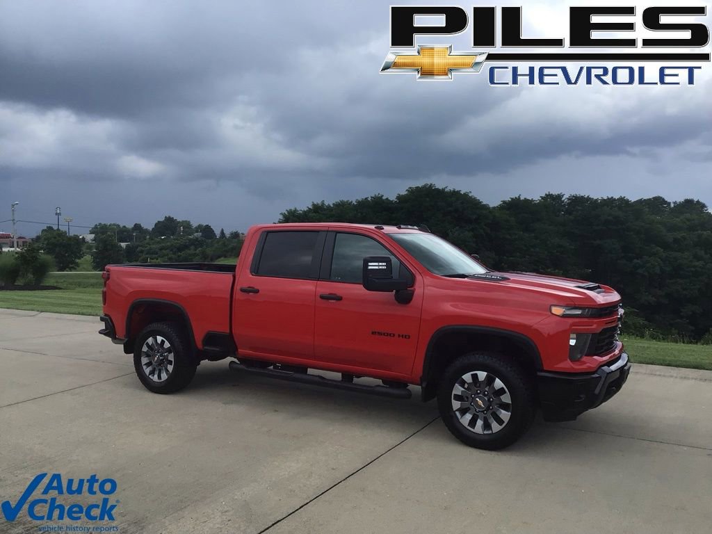 Used 2024 Chevrolet Silverado 2500 Custom w/ Custom Value Package image 1