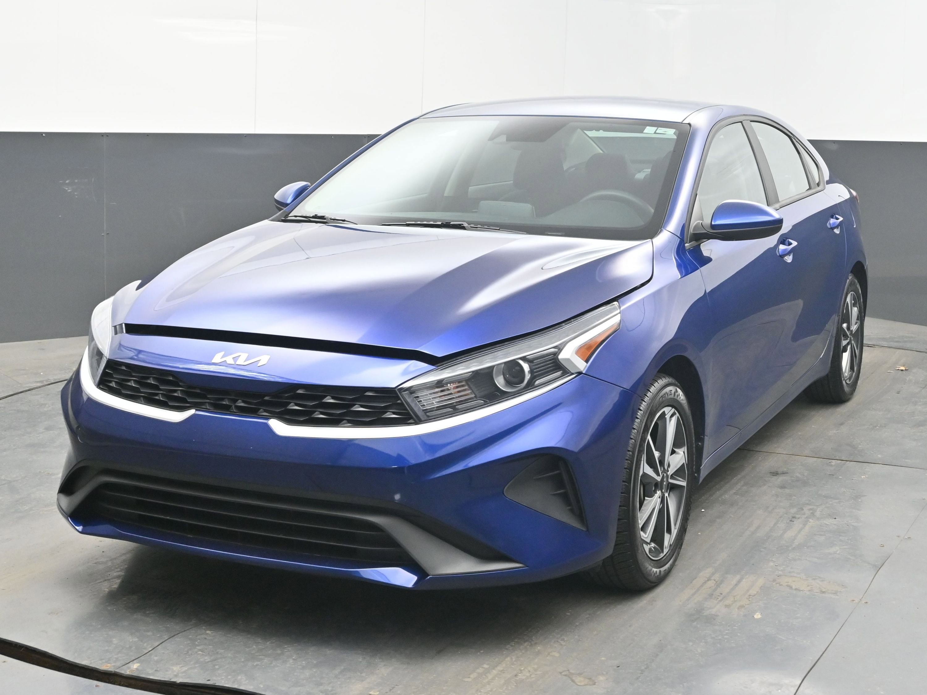 Used 2023 Kia Forte LXS image 4