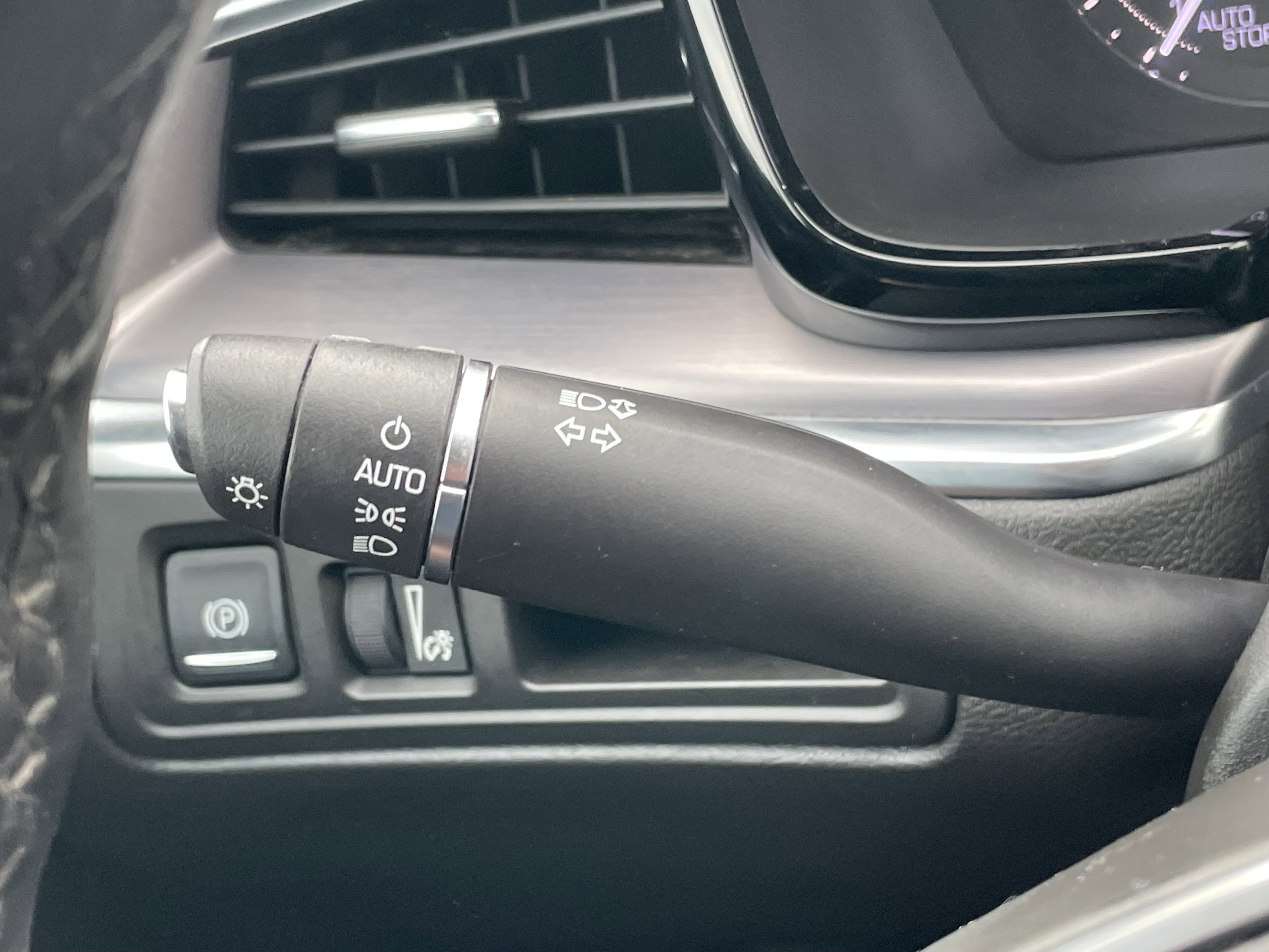 Used 2017 Cadillac XT5 Luxury image 17