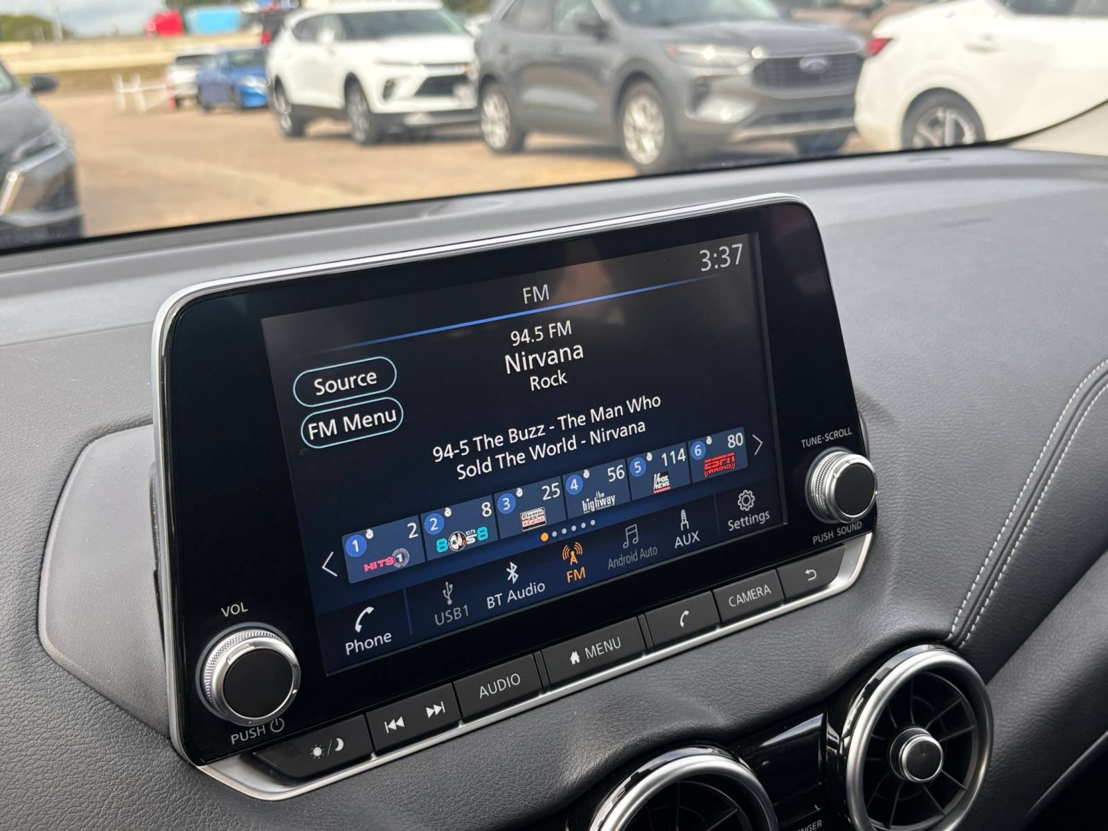 Used 2025 Nissan Sentra SV FWD image 19