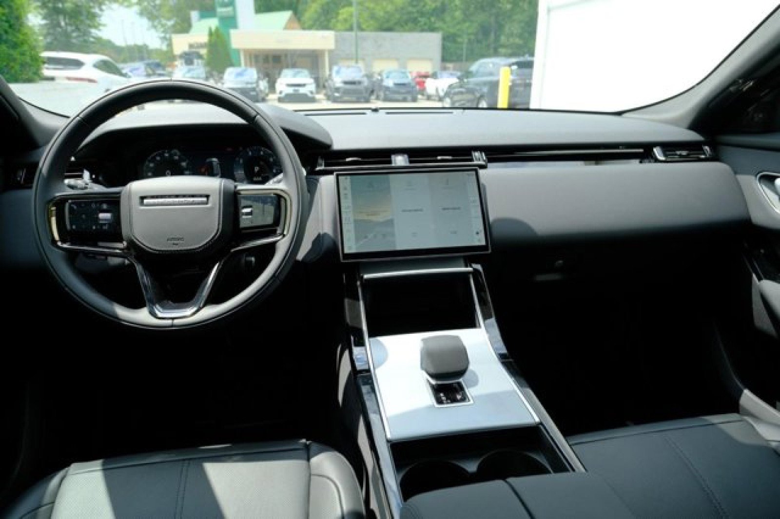 New 2025 Land Rover Range Rover Velar S image 22