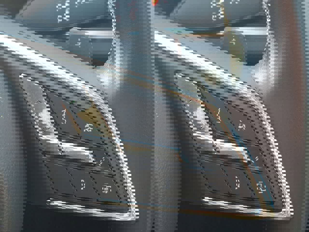 Used 2024 Buick Envision Preferred image 24