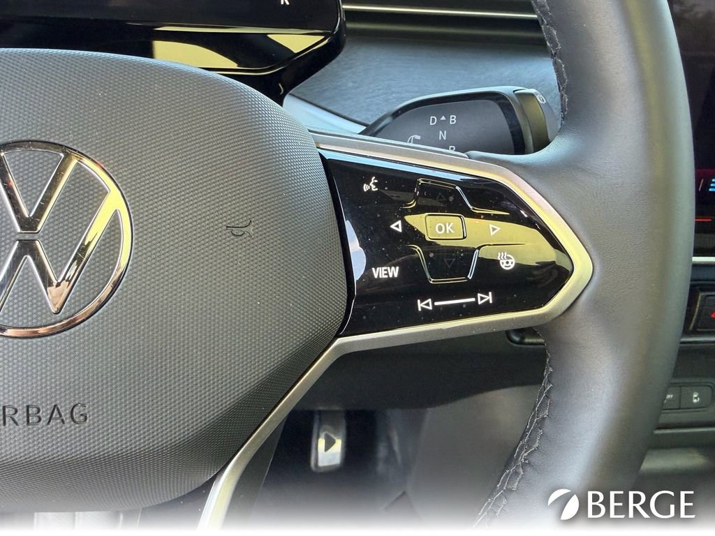 Used 2025 Volkswagen ID. Buzz Pro S Plus RWD image 34