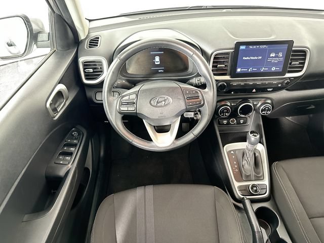 Used 2023 Hyundai Venue SEL w/ Cargo Package FWD image 3