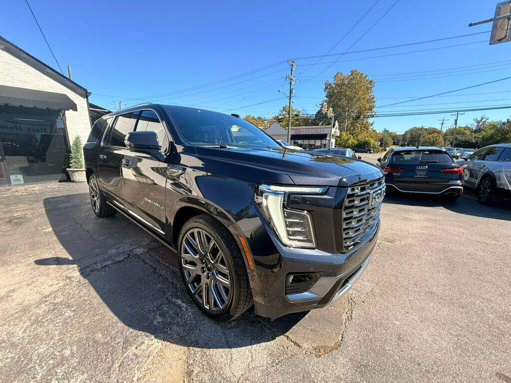 Used 2025 GMC Yukon XL Denali Ultimate image 8