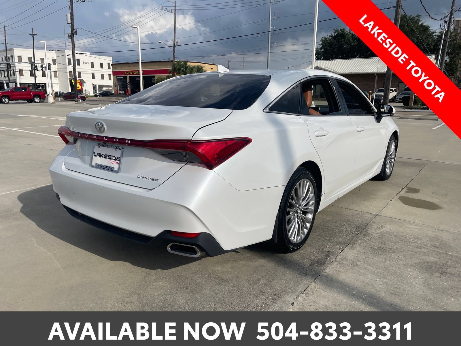 Used 2020 Toyota Avalon Limited FWD image 5