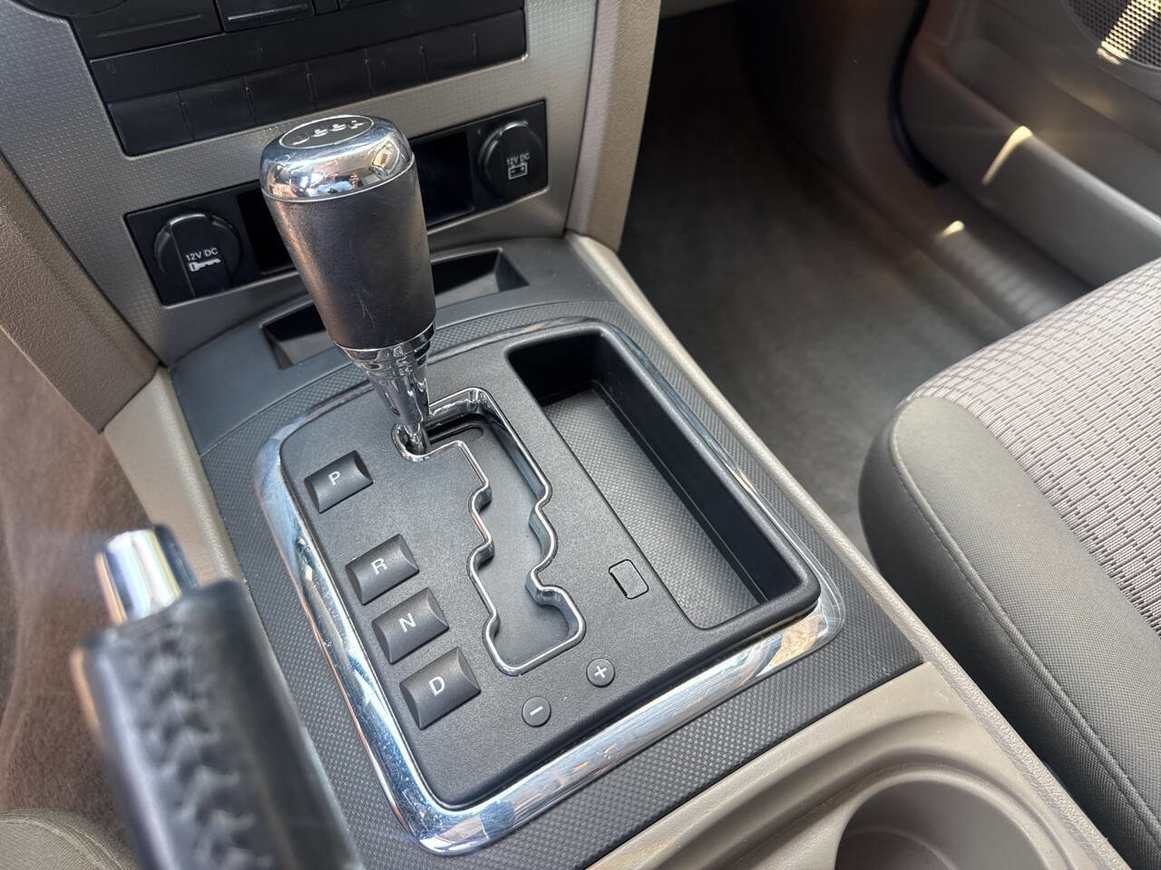 Used 2009 Jeep Grand Cherokee Laredo AWD/4WD image 18