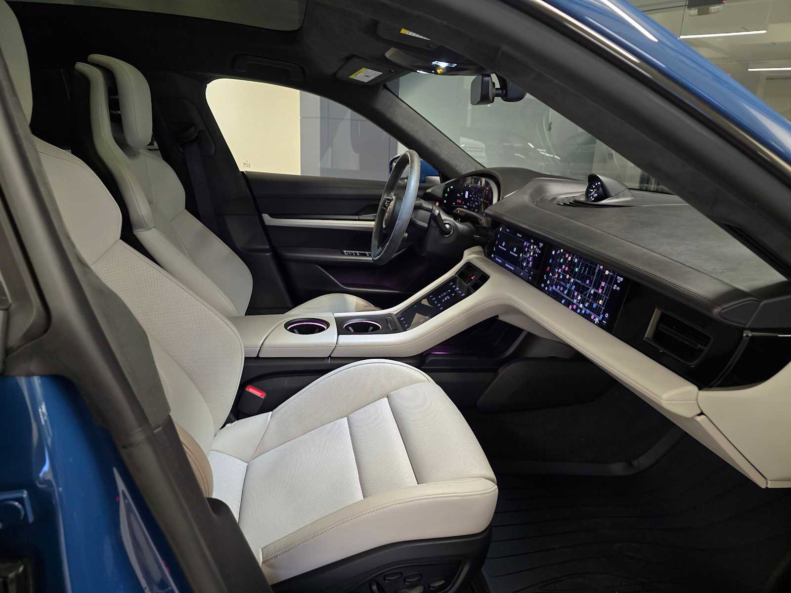 Used 2024 Porsche Taycan GTS image 12