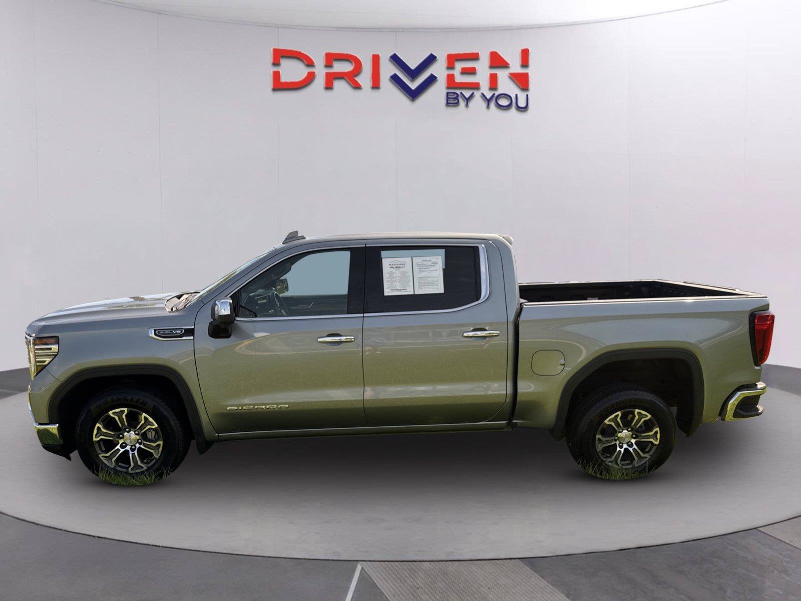 Used 2025 GMC Sierra 1500 SLT RWD image 7