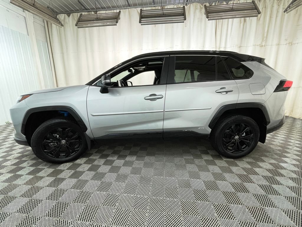 Used 2024 Toyota RAV4 XSE w/ Advanced Technology Package AWD/4WD image 18