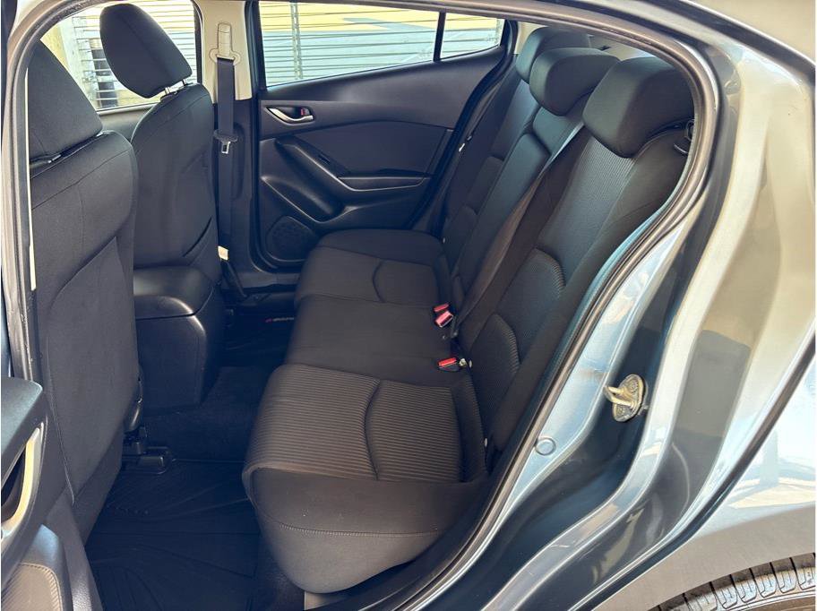 Used 2016 MAZDA MAZDA3 i Touring image 11