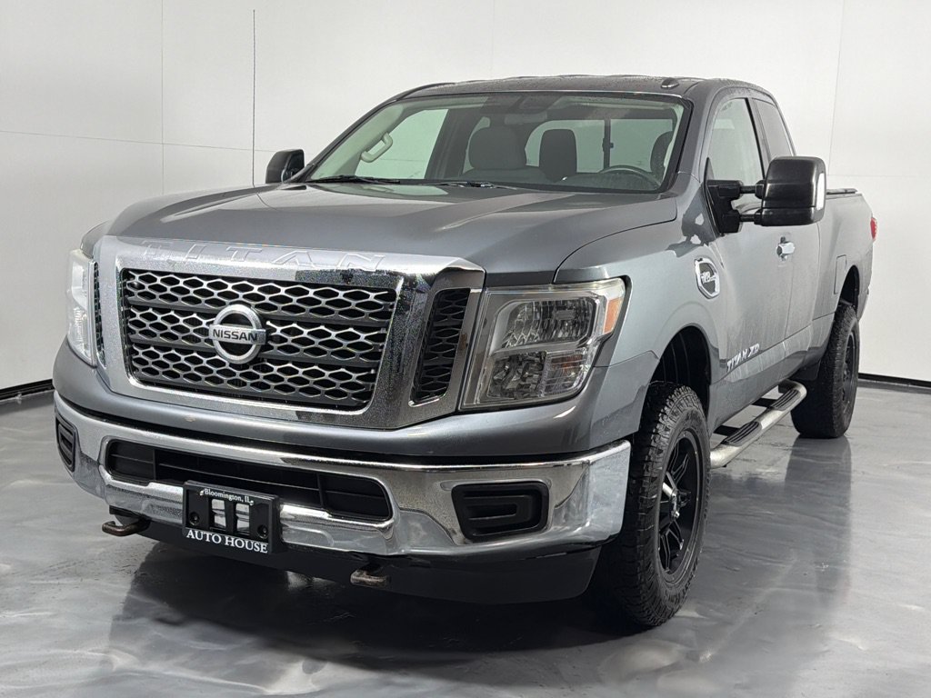 Used 2017 Nissan Titan SV AWD/4WD image 8