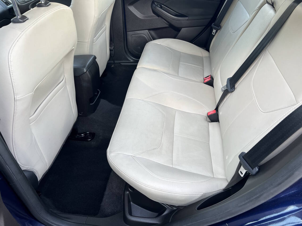 Used 2017 Ford Focus Titanium FWD image 12