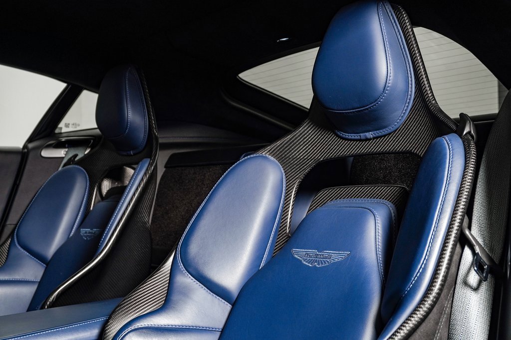 Used 2025 Aston Martin V8 Vantage Coupe image 21