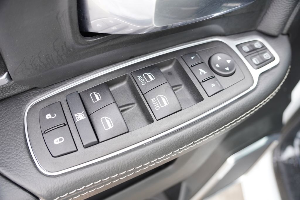 Used 2024 RAM 2500 Laramie w/ Safety Group image 21