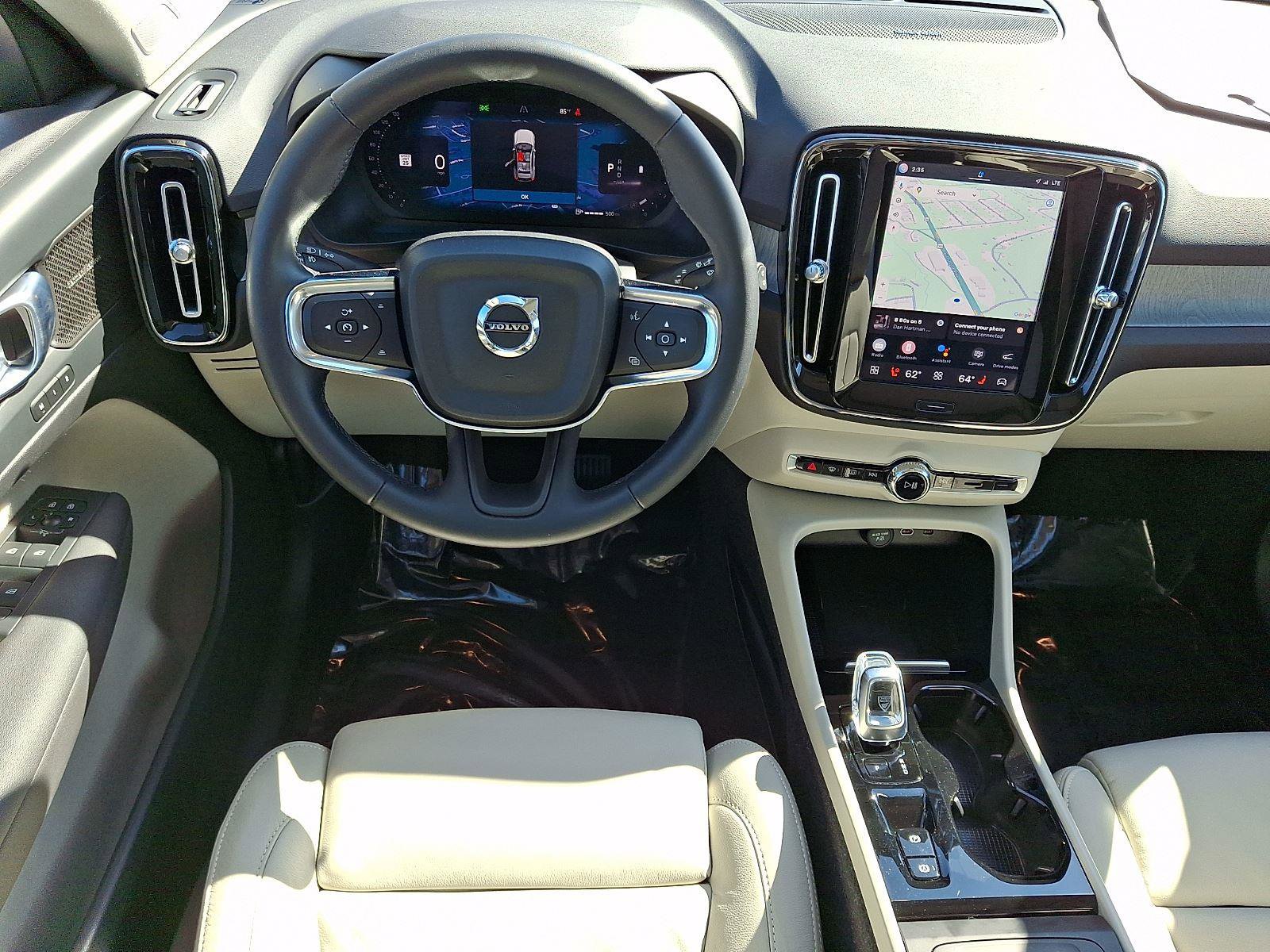 Certified 2023 Volvo XC40 B5 Ultimate w/ Climate Package AWD/4WD image 12