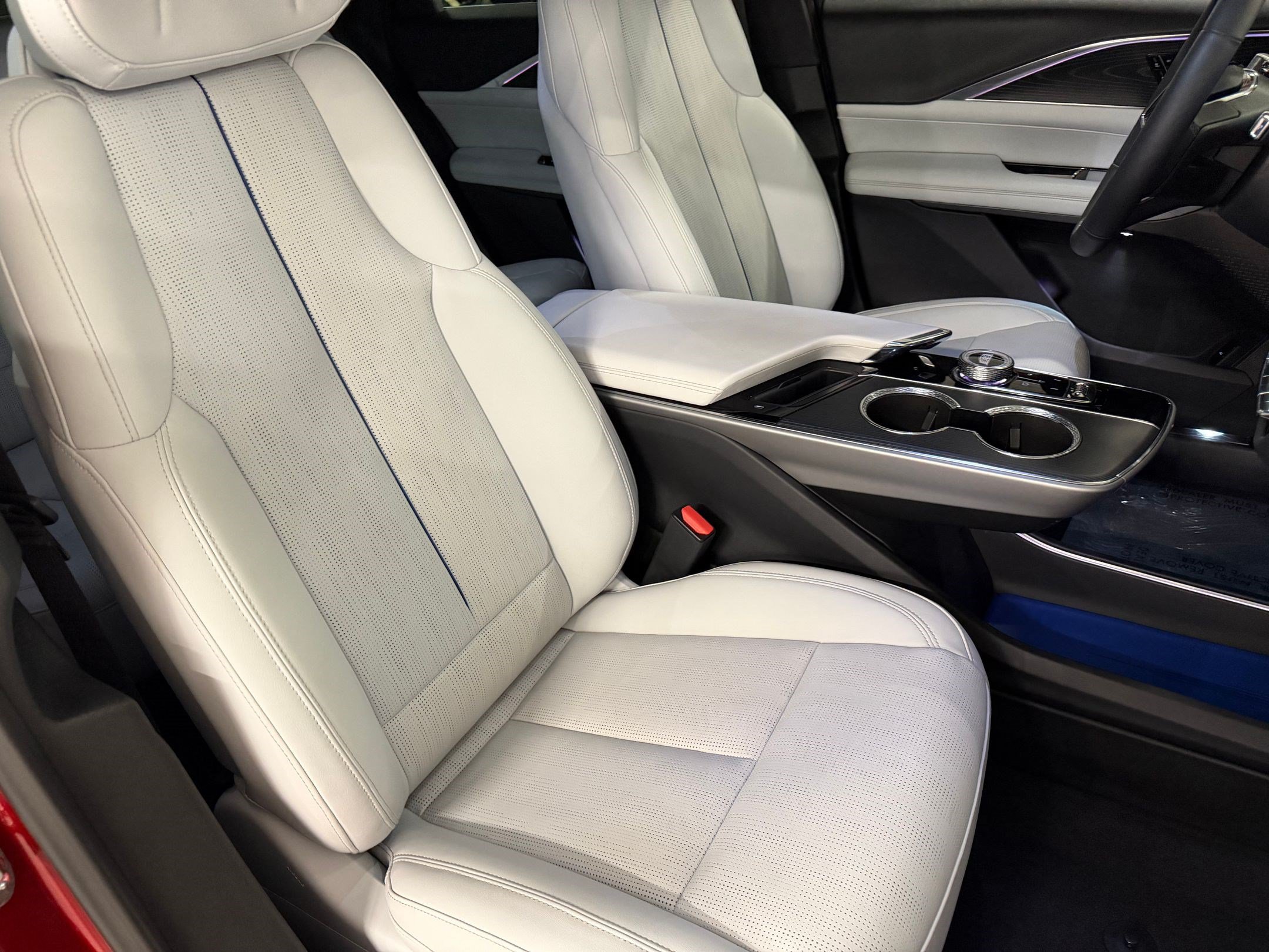 Certified 2024 Cadillac Lyriq Luxury RWD image 35