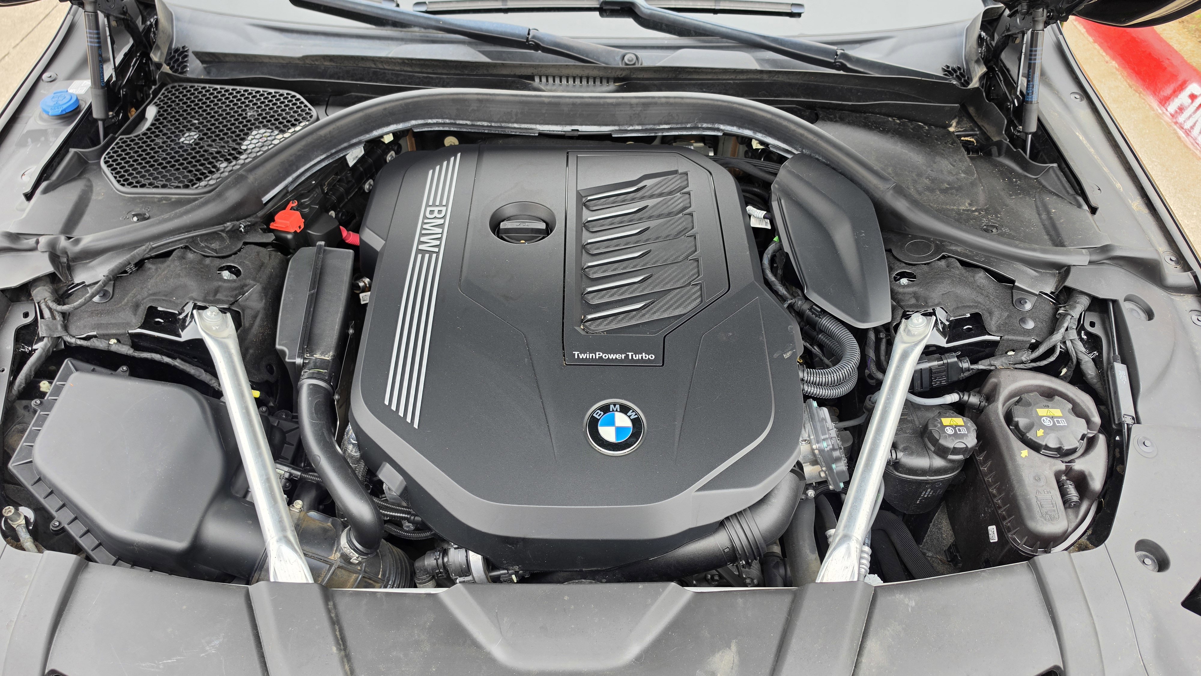 Used 2021 BMW 740i w/ M Sport Package image 19