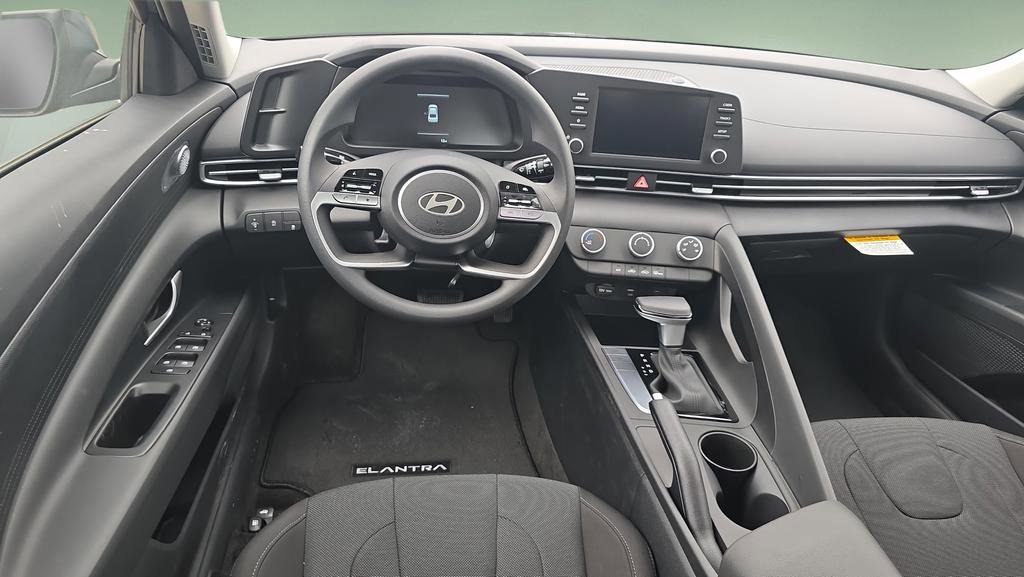New 2026 Hyundai Elantra SE w/ Cargo Package FWD image 18