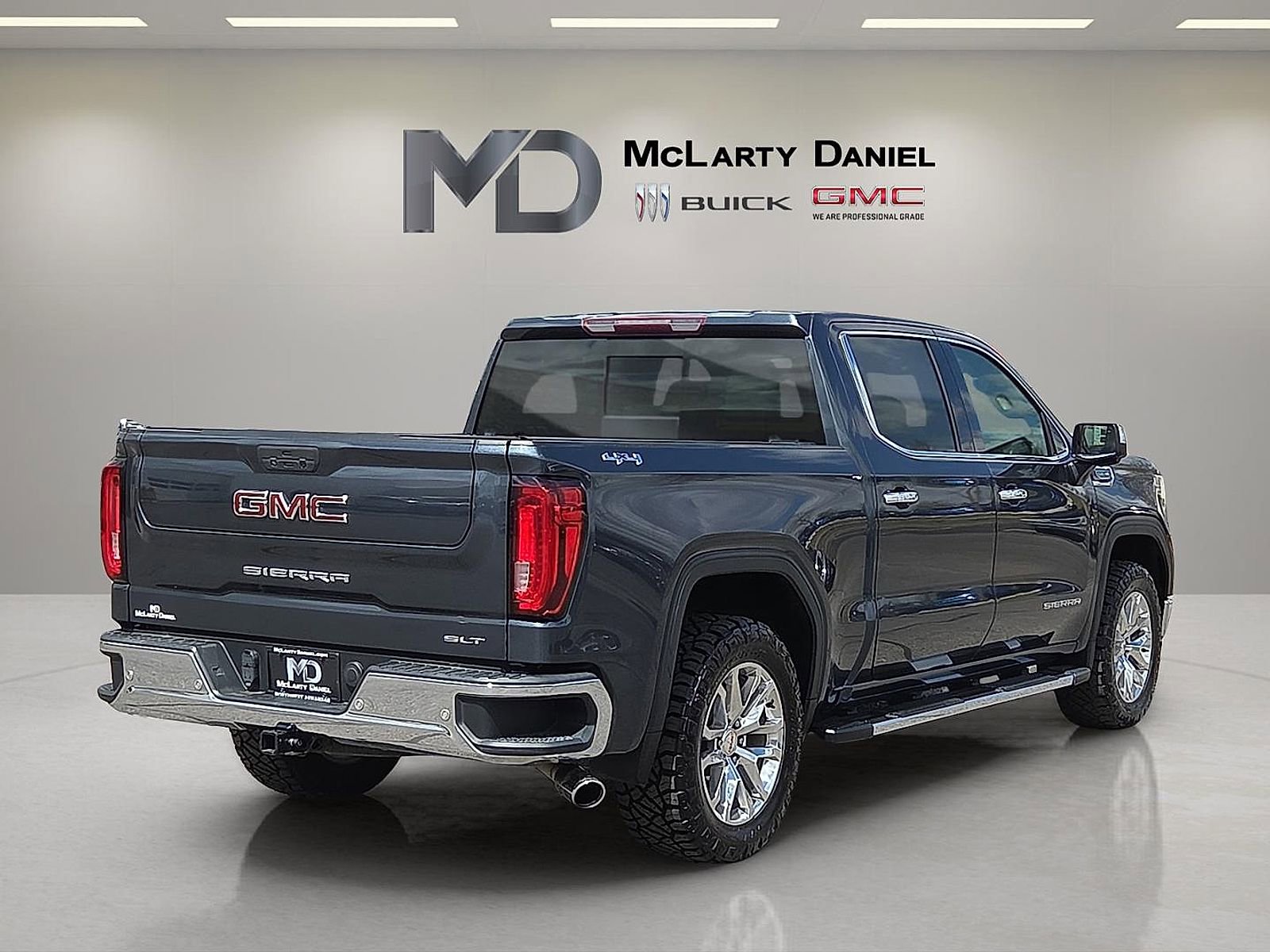 Certified 2019 GMC Sierra 1500 SLT w/ SLT Premium Plus Package image 5