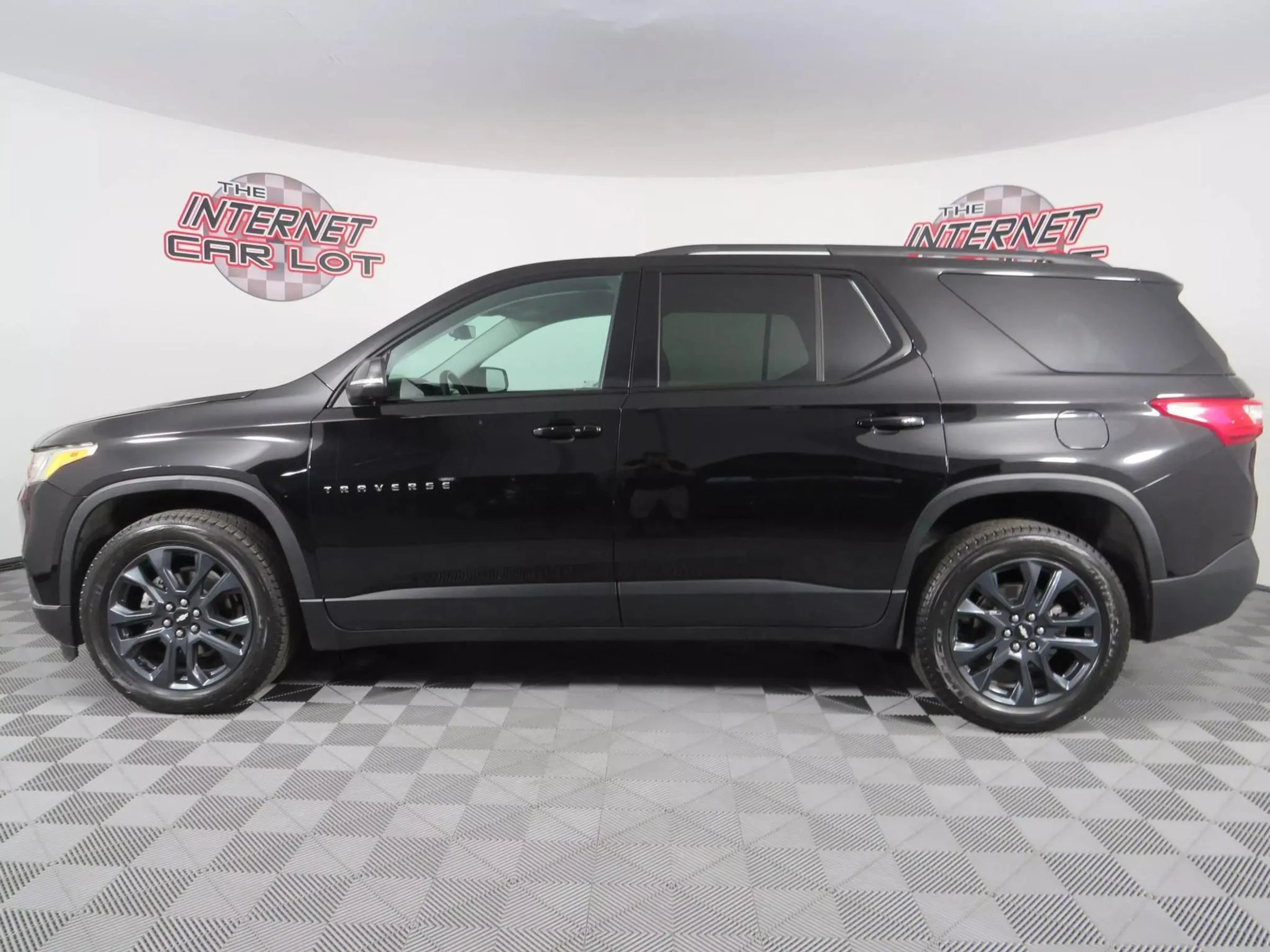 Used 2021 Chevrolet Traverse RS FWD image 4