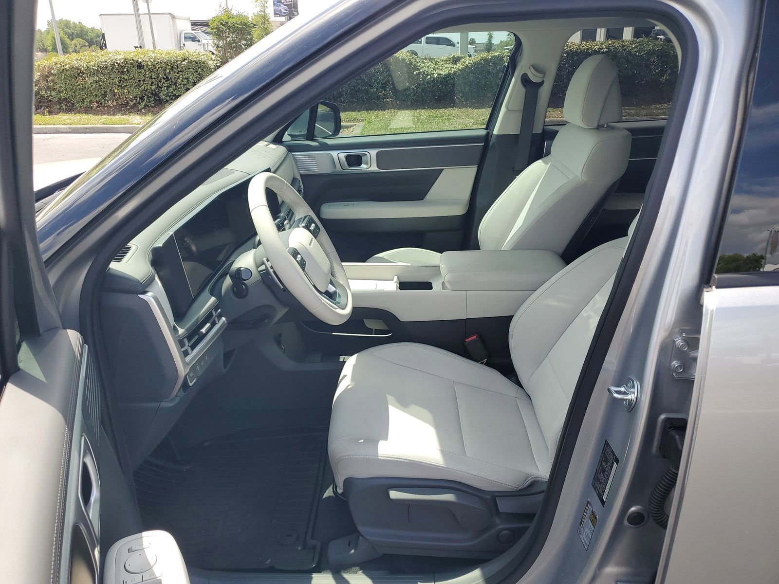 Used 2026 Hyundai Santa Fe SE FWD image 17