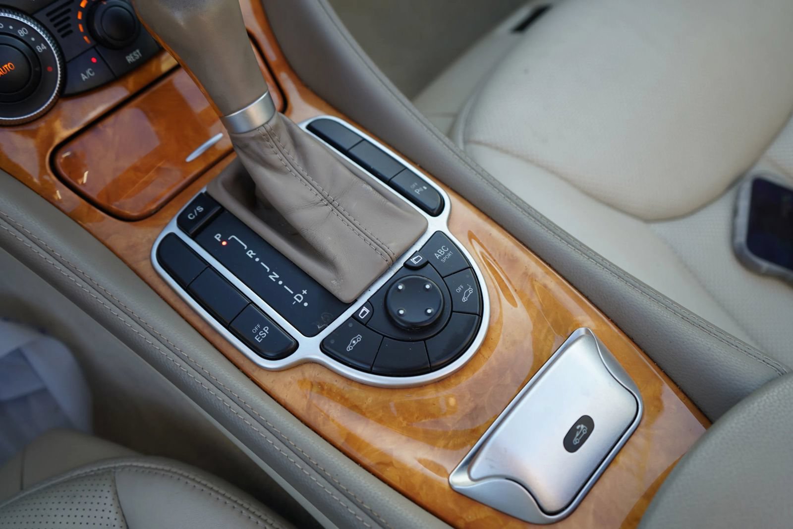 Used 2008 Mercedes-Benz SL 550 image 13