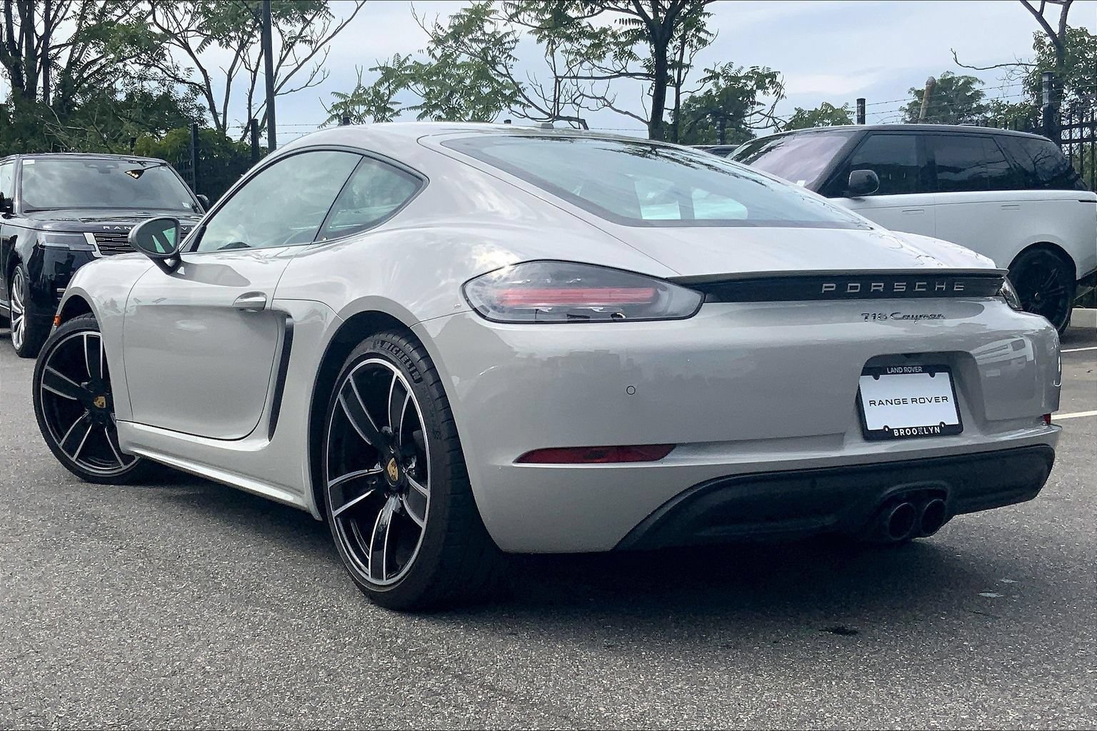 Used 2024 Porsche 718 Cayman RWD image 3
