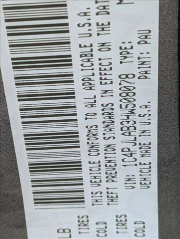 Used 2017 Jeep Cherokee Sport image 15