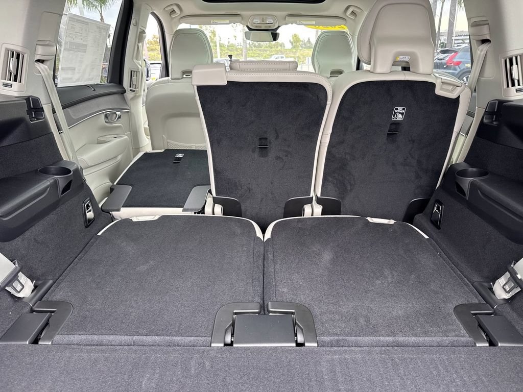 New 2026 Volvo XC90 T8 Ultra w/ Protection Package Premier AWD/4WD image 15