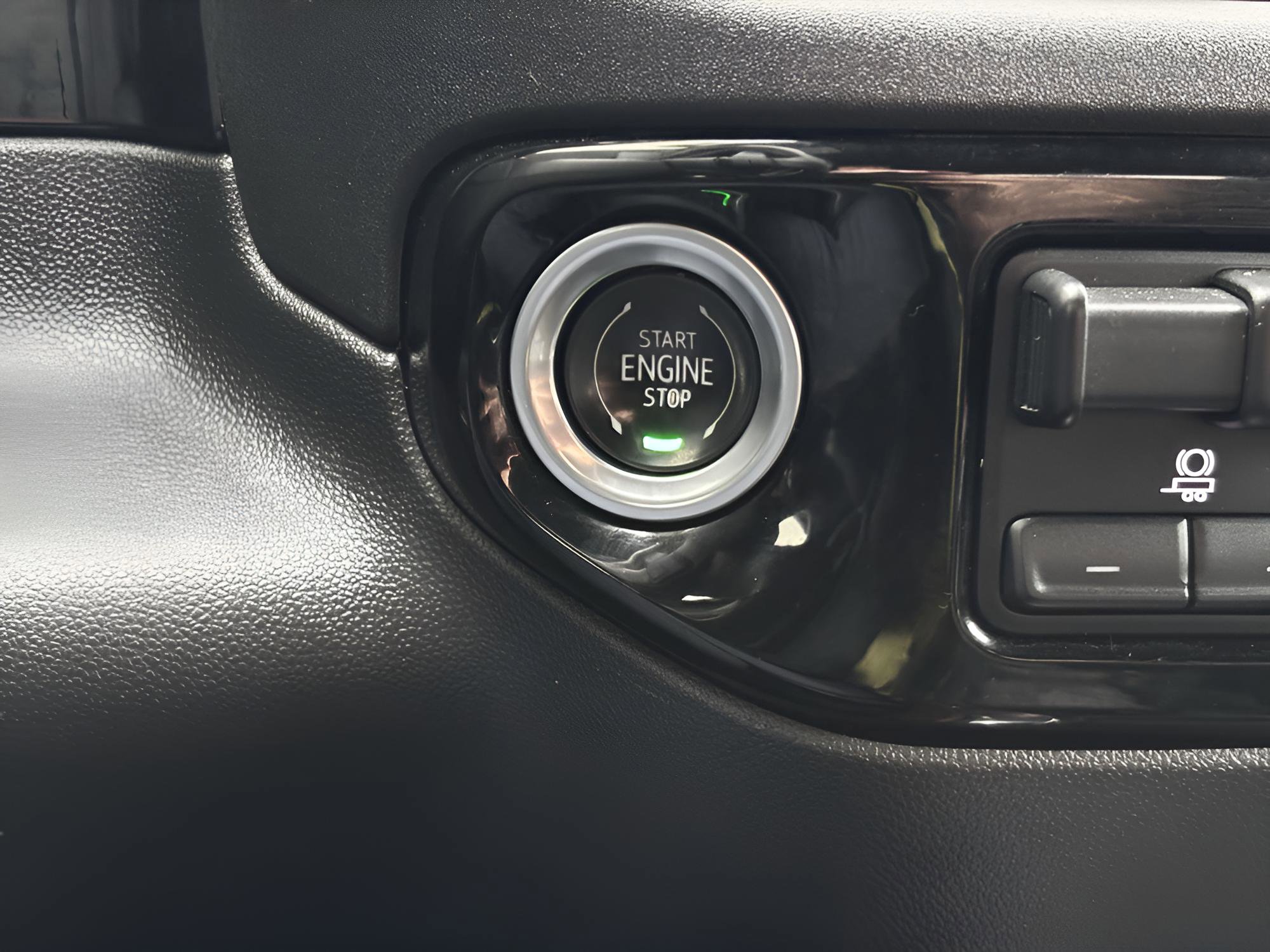 Used 2022 Chevrolet Silverado 1500 High Country image 45