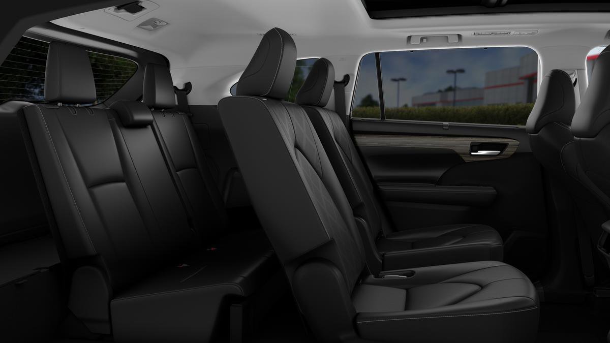 New 2025 Toyota Highlander Platinum image 51