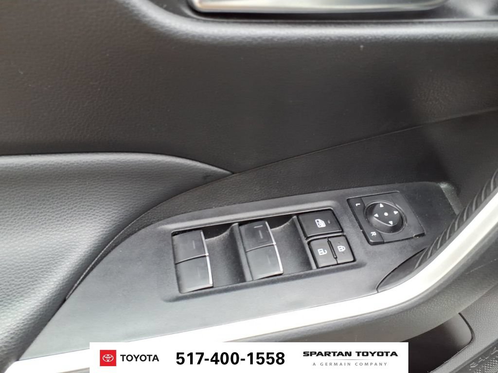 Used 2024 Toyota RAV4 XLE FWD image 16
