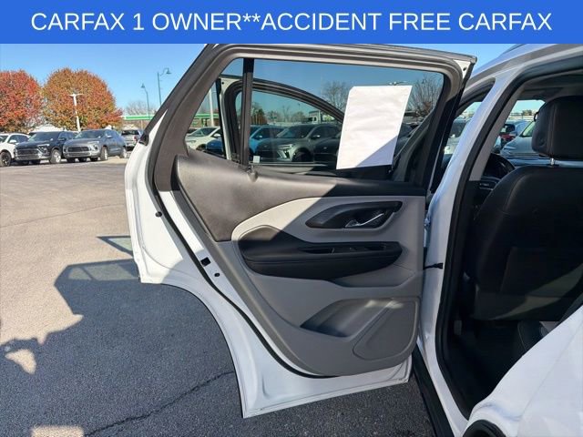 Used 2024 GMC Terrain SLT w/ Infotainment Package II image 22